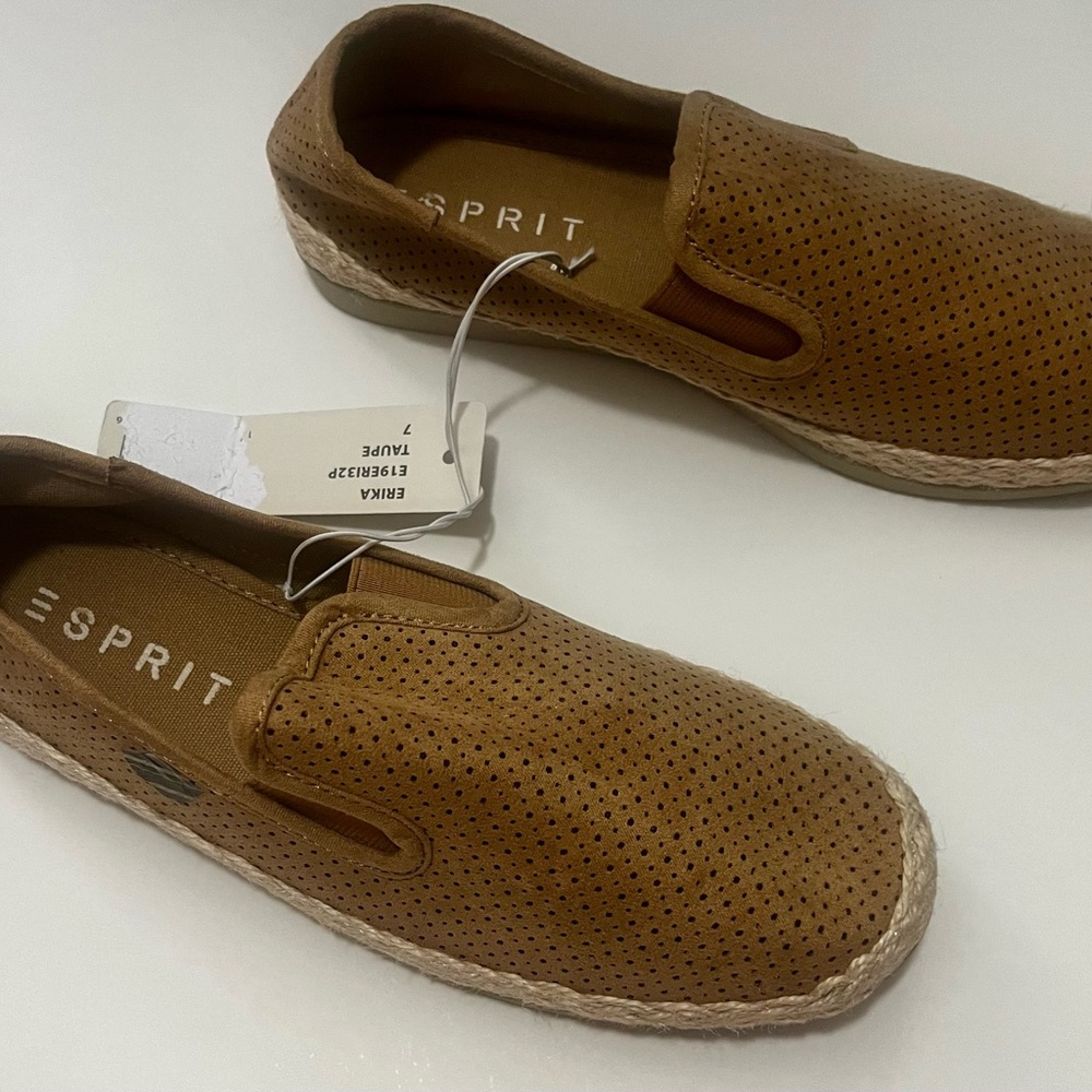 Esprit Women’s Round Toe Slip On